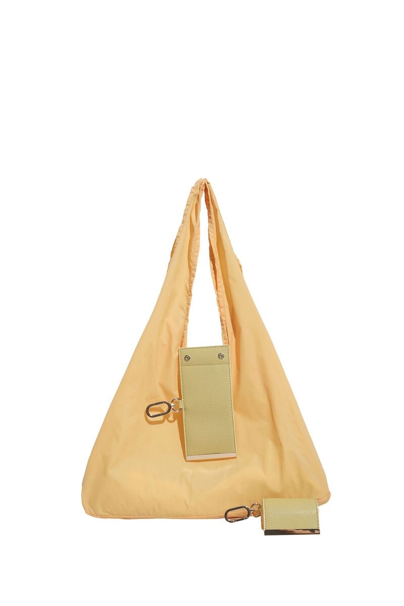 Snowlyn ® Tote Bag